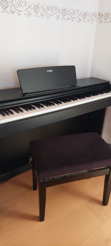 E-Piano Yamaha Arius