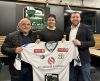 Quelle: Erding Gladiators v.l.: Christoph Mosbauer (Kassier Erding Gladiators), Thomas Brandl, David Whitney (sportlicher Leiter Erding Gladiators) -